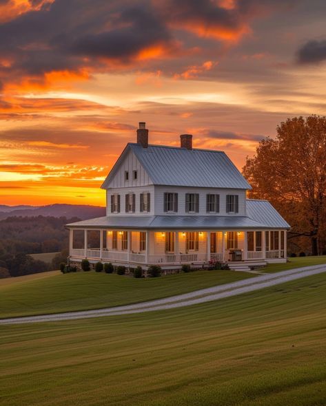 North Carolina Dream Home, Small Old Farmhouse, Old School Farmhouse, Massachusetts Farmhouse, House Wrap Around Porch, Farmhouse Build, Pretty Houses, Dream Farmhouse, Dream Farm