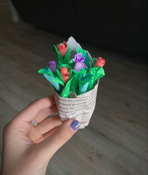 Flower From Sticky Notes, How To Make Sticky Note Flowers, Cute Things To Make With Sticky Notes, Sticky Note Flowers, Things To Do With Sticky Notes, Sticky Notes Flowers, Sticky Notes Art, Cute Drawings Ideas, Sticky Note Art