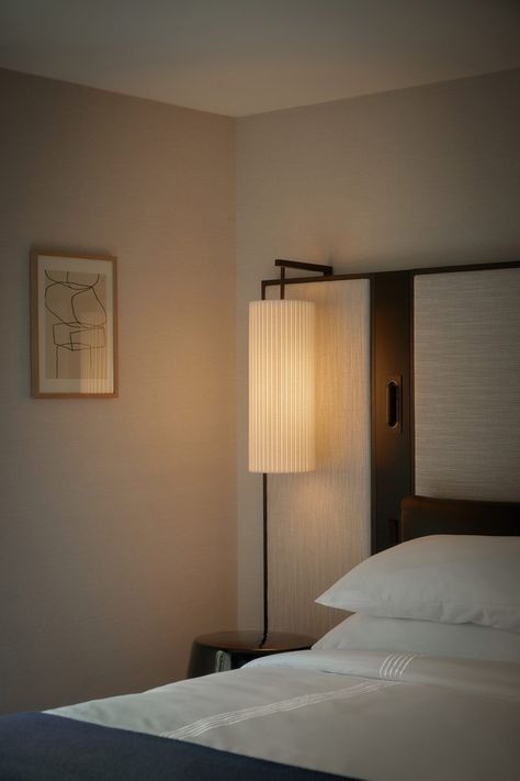 Lissoni Architecture designs moody interiors for Hotel AKA NoMad Headboard Lighting, Resort Interior Design, Indian Houses, Interior Design New York, Nomad Hotel, 2023 Picture, New York Architecture, Prefab Cabins, Moody Interiors