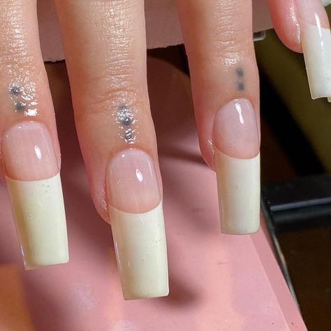 90s French Tip Nails Square, Ethel Cain Nails, Thick French Nails, Straight French Tip Nails, Chunky French Tip Nails, Y2k French Tip Nails, Deep French Tip, French Tip Nails With Gems, Deep French Nails