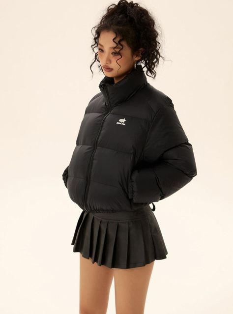 Urban Short Style 90Fil Puffer Jacket - chiclara Skirt With Puffer Jacket, Puffer Jacket With Skirt, Black Woman Fashion Aesthetic, Black Coat Winter Outfit, Orange Puffer Jacket Outfit, Crop Puffer Jacket Outfit, Short Puffer Jacket Outfit, Northface Jacket Women, Puffy Black Jacket