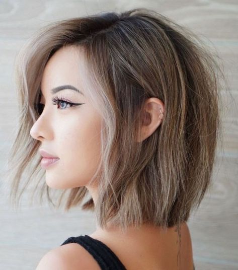 Creative Blunt Bob with a Side Part Medium Hair Texture, Short Haircuts For Thinner Hair, Hair Chop, Hair Things, Low Maintenance Hair, Lob Haircut, Fresh Hair, Curly Bob Hairstyles, Hair Haircut