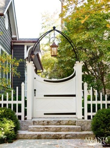 Tor Design, Arch Gate, Backyard Gates, Garden Gate Design, Garden Entrance, Casa Vintage, White Picket Fence, Front Gates, Wooden Gates