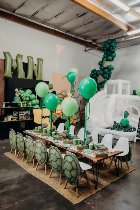 Ninja Turtle Pizza Party, Tmnt Themed Party, Tmnt Birthday Decorations, Turtle Birthday Theme, Tmnt Balloons, Ninja Turtle Birthday Theme, Balloon Lettering, Tmnt Birthday Party Ideas, Turtle Pizza