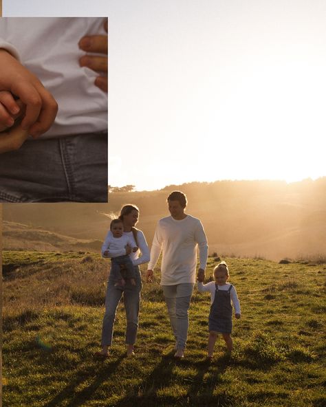 Golden morning winter light, glowing perfectly for this gorgeous family session 🌞🧡 Morning Portrait Photography, Morning Photoshoot Outdoor, Early Morning Photoshoot, Morning Maternity Photos, Morning Photoshoot, Golden Morning, Morning Winter, Winter Light, Family Session