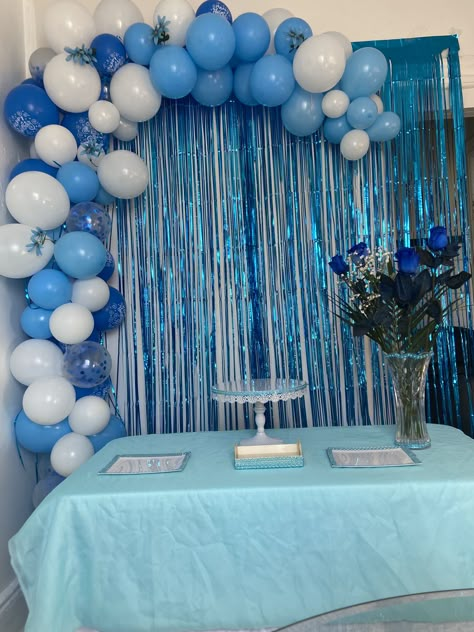 Blue Streamers Decoration, Simple Baby Shower Decorations Boy, Blue Theme Birthday Party Decorations, Blue Decorations Party Birthday Ideas, Blue And White Backdrop, Diy Baby Shower Backdrop, Blue Themed Party, Blue Birthday Decorations, Blue Birthday Themes