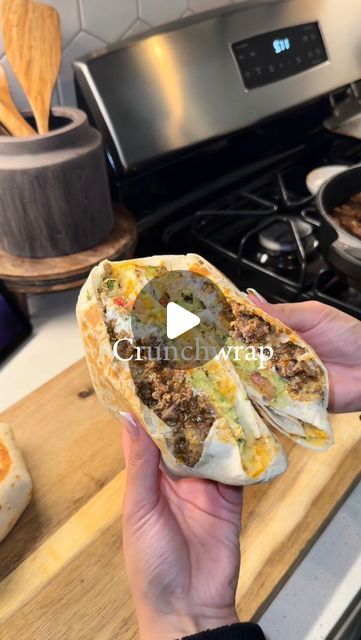 Itzel Castaneda on Instagram: "Taco Bell Crunch wrap for dinner😋❤️   #dinner #dinnerideas #crunchwrap #cooking" How To Make Crunch Wraps, Taco Bell Crunch Wrap Supreme Copycat, Dorito Crunch Wrap, Copycat Taco Bell Crunch Wrap, Diy Crunch Wrap Supreme, Crunch Wrap Supreme Recipe Video, Easy Crunch Wrap, Crunchwrap Copycat, Taco Crunch Wrap