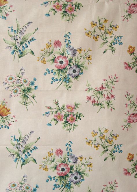 Floral Spray | Discounted Luxury Fabric | Cottage Textiles Bianca Stratford, Comfort Photos, Vintage Fabric Prints, Bandana Quilt, Vintage Fabric Patterns, White Floral Fabric, Flower Print Pattern, Floral Textile, Crafting Inspiration