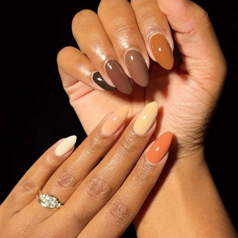 Gradient Nails Fall, Fall Gradient, Fun French Manicure, Nail Ideas For Fall, Neutral Color Palettes, Sophisticated Manicure, Brown Nail Polish, Easy Manicure, Nails Chrome