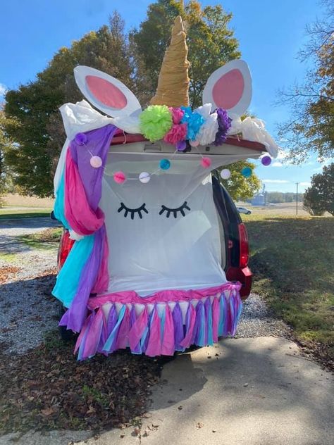 Unicorn Trunk Or Treat, Halloween Camping Decorations, Trunk Decor, Trunker Treat Ideas, Halloween Car Decorations, Junior Kindergarten, Camping Decorations, Car Costume, Trunk Or Treat Ideas