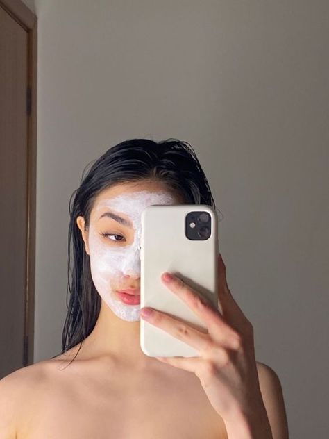 Oil Free Acne Wash, Neutrogena Oil, Face Mask Aesthetic, Mask Aesthetic, Healthy Girl, Healthy Lifestyle Inspiration, Skin Routine, Instagram Photo Inspiration, Acne Skin