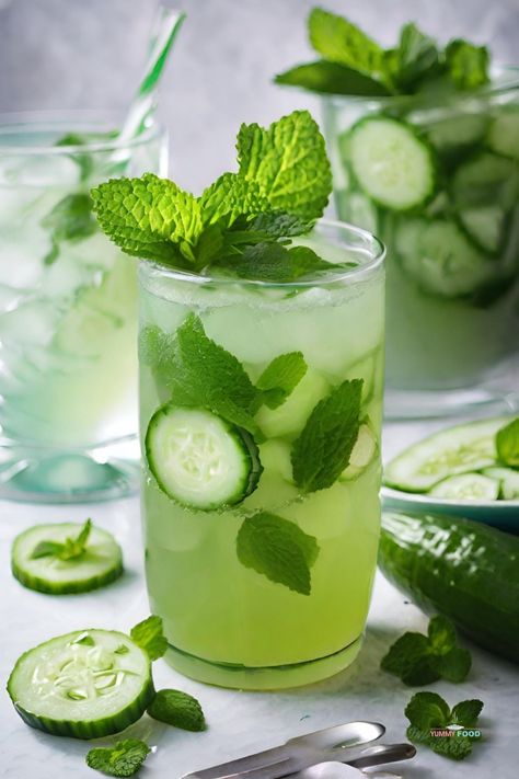 Cucumber Mint Cooler Summer Coolers Drinks Recipe, Cucumber Mint Mocktail, Cucumber Drink Recipes, Cucumber Drinks Healthy, Cooler Party Ideas, Cucumber Drinks, Cucumber Mint Water, Cucumber Limeade, Cucumber Mojito