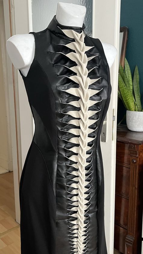 Spine Dress, Fashion Illustrations Techniques, Trash Panda, Trendy Fashion Tops, Neil Gaiman, Textiles Fashion, Stay Motivated, Costume Outfits, Fashion Design Clothes