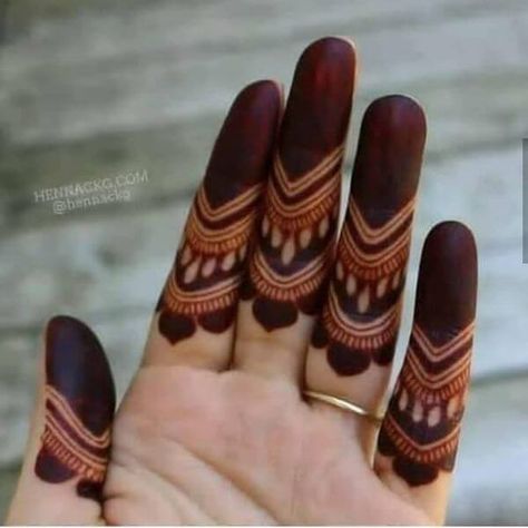 Latest Finger Mehndi Designs Trending This Year - K4 Fashion Mehndi Designs Trending, Finger Mehndi Designs, Latest Finger Mehndi Designs, Mehndi Designs Finger, Henna Hand Designs, Finger Mehendi Designs, Finger Mehndi, Rajasthani Mehndi Designs, Finger Henna Designs