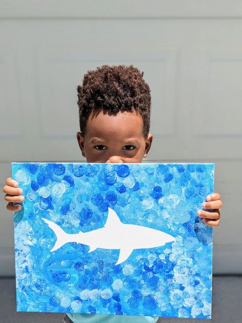 Easy Shark Painting for Kids with Free Printable - Crafting A Fun Life Shark Crafts Preschool, Shark Activities, Ocean Animal Crafts, Under The Sea Crafts, Shark Craft, Shark Painting, Free Printable Crafts, Toddler Art Projects, Sea Crafts