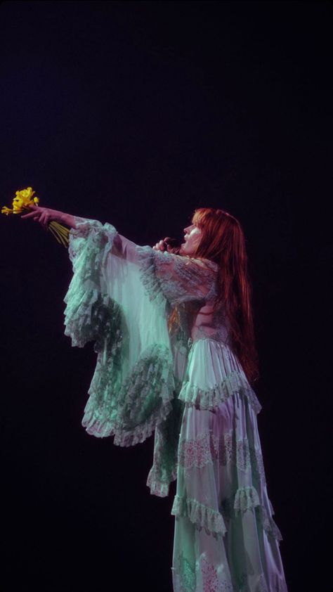 Florence Welsh, Florence Welch Style, Florence And The Machine, Florence Welch, Florence The Machines, I'm With The Band, Pink Gowns, Flower Crowns, Fashion Icon