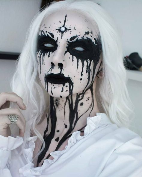 13 Nordic Gods Makeup Looks That Will Blow Your Mind Carnaval Make-up, Fete Emo, Strašidelný Halloween, Makeup Clown, Makeup Zombie, Fantasy Make-up, Halloweenský Makeup, Halloween Make-up Looks, Corpse Paint