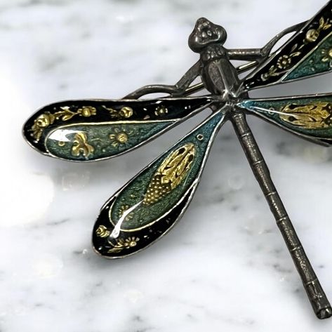 ✨ Embrace vintage elegance with this exquisite CATHERINE POPESCO France Vintage Enamel Dragonfly Pin Brooch! 🌿💚 Featuring intricate green and gold detailing, this stunning piece adds a delightful charm to any outfit. Perfect for nature lovers and fashionistas alike, it’s the statement accessory every wardrobe needs! 🦋✨ 👉 Tap the link to make it yours: https://bit.ly/4eADjwn #VintageJewelry #CatherinePopesco #DragonflyBrooch #FashionStatement #NatureInspired #reservedgrace Dragonfly Pin, France Vintage, Wardrobe Needs, Vintage Elegance, Pin Brooch, Nature Lovers, Green And Gold, Fashion Statement, Brooch Pin