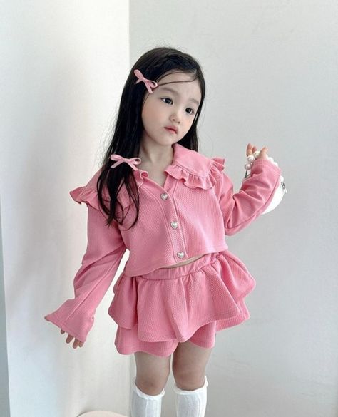 Korean Baby Girl Outfit, Korean Kids Girl, Cute Pink Outfits, Baby Balloon, Korean Babies, Girl Mom