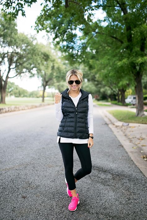 Fall Workout Look, Athleta Vest, Nike Shoes Soccer Mom Costume, Family Dinner Outfit, Sports Day Outfit, Fall Workout, Mom Outfits Fall, Spirit Week Outfits, Homecoming Week, Nordstrom Shoes, Mom Outfit