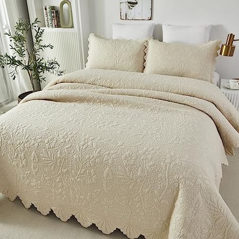 Brandream Queen Size Quilt Set Cotton Beige Quilts Luxury Farmhouse Bedding Set Matelasse Coverlet Scalloped Quilt Set 3-Piece Coverlet Bedding Ideas, Scalloped Quilt, Farmhouse Bedding Sets, Luxury Farmhouse, Guest Bedroom Makeover, Farmhouse Bedding, Queen Size Quilt, Quilt Set, Luxury Store