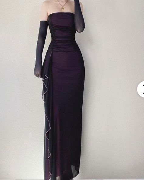 Romantic Goth Dress, Outfits Fall Aesthetic, Fall Outfits 2022, Prom Inspo, Early Fall Outfits, Classy Prom Dresses, Prom Dress Inspiration, Fall Outfit Ideas, Cute Prom Dresses