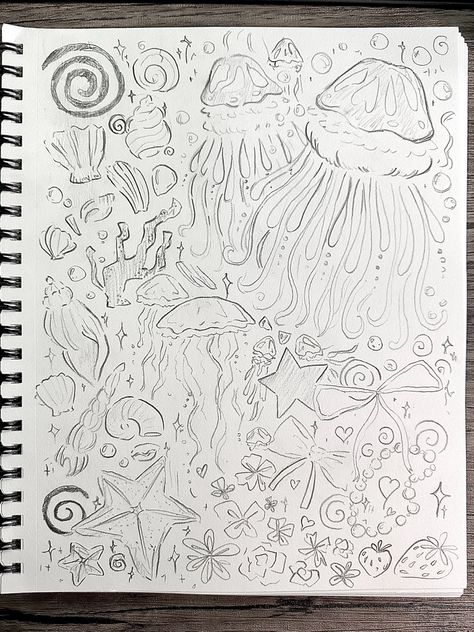 jellyfish, starfish, jellyfish drawing, stars, pearls, shells Jellyfish Doodle, Doodle Aesthetic, Seni Pastel, Piskel Art, Some Drawings, Desen Realist, Sea Stars, Pola Kartu, Art Diary