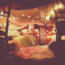 A must. Create your own space. Your own time. Comfortable, enjoyable, relaxing, laughter, peace. Build a blanket fort. Living Room Fort Ideas, Sleepover Fort, Living Room Fort, Bed Fort, Cool Forts, Sleepover Room, Play Kitchens, Blanket Fort, Cubby House