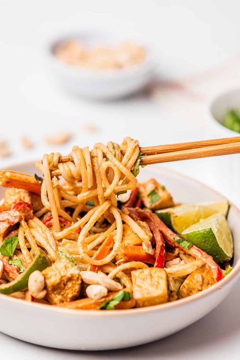 Easy Vegan Pad Thai, Pad Thai With Tofu, Salmon Soup, Homemade Peanut Sauce, Slow Cooker Beans, Vegan Pad Thai, Mustard Chicken Recipes, Potato Salad Healthy, Pasta Varieties