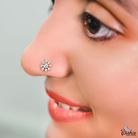 Nosepin Design Noes Pin Design Gold, Nosepin Studs Diamonds, Diamond Nosepin Designs, Diamond Nose Pin Design, Nosepin Design, Nose Pin Designs, Nose Accessories, Diamond Nosepin, Nose Jewels