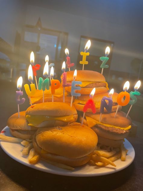 Cake. Burgers. Birthday. Pastel. Hamburguesas. Cumpleaños. McDonald’s. Mcdonalds Birthday Cake, Mcdonald’s Birthday, Mc Donald Birthday, Mc Donald Party, Mc Donald Cake, Mcdonalds Cake, Cheeseburger Mcdonalds, Birthday Pottery, Cheeseburger Cake