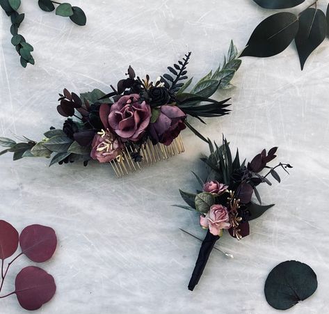 Dark Purple And Pink Wedding, Mauve And Black Wedding, Purple Black Gold Wedding, Dark Purple And Black Wedding, Dark Purple And Green Wedding, Purple And Black Wedding Theme, Moody Purple Wedding, Olives Wedding, Moody Wedding Flowers