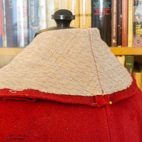 A wool coat for winter, part 5: Collar, sleeves and the lining > with my hands - Dream Sherlock Coat, Clothing Construction, Sewing Coat, Coat For Winter, Shawl Collar Coat, Interfacing Sewing, Coat Collar, Sewing Details, Sewing Collars