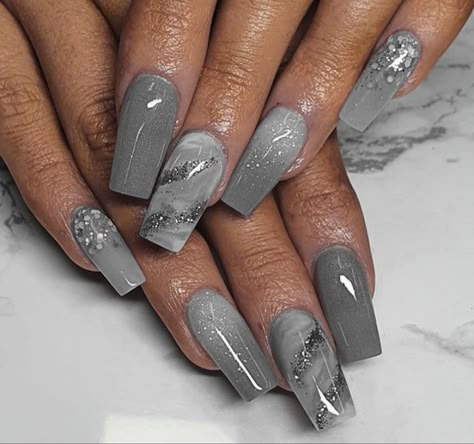 Acrylic Nail Designs Gray, Gray Nail Ideas Acrylic, Grey Acrylic Nails, Grey Nail Designs, Unghie Nail Art, Gray Nails, Unique Acrylic Nails, Short Acrylic Nails Designs, Silver Nails