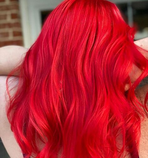 Neon Red Hair, Light Red Hair Color, Dark Orange Hair, Light Red Hair, Pretty Red Hair, Cherry Red Hair, Red Hair Inspo, Vivid Hair Color, Black Hair Dye