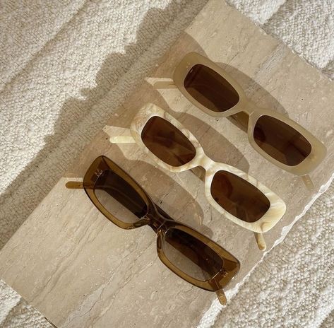 Aesthetic Sunglasses Girl, Sunglasses Inspo Aesthetic, Indie Glasses, Kim K Sunglasses, Shevoke Sunglasses, Sunglasses Business, Beige Sunglasses, Pretty Sunglasses, Cute Glasses Frames