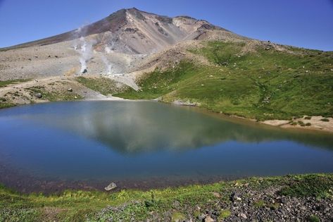 Asahikawa, Hokkaido - 7 Wonderful Places To Explore | MATCHA - JAPAN TRAVEL WEB MAGAZINE Hokkaido, Nature, Asahikawa, Matcha Japan, Powder Snow, Places To Explore, Japan Travel Guide, Web Magazine, Mountain Range