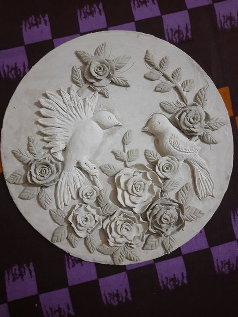 Clay Wall Art Tutorial, Relief Sculpture Ideas, Kori Jewellery, Clay Mural Art, Clay Murals, Embossed Painting, Painted Mirror Art, 3d Relief Art, Galaxy Artwork