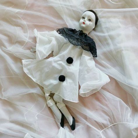 Vintage Mime Costume, Clown Costume Women, Pierrot Clown, Dark Circus, Sculpted Doll, Cute Clown, Doll Aesthetic, Vintage Clown, Creepy Clown