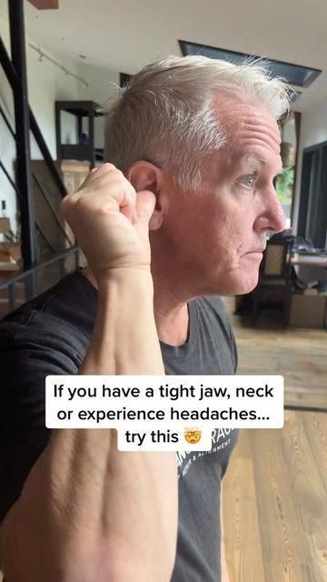 13K likes, 197 comments - humangarage on February 23, 2023: "If you have a tight neck, jaw or experience headaches try one of our weirdest but most powerful f..." Fascial Maneuvers, Neck Headache, Forward Head Posture Exercises, Sinus Congestion Relief, Neck And Shoulder Muscles, Jaw Clenching, Forward Head Posture, Jaw Pain, Posture Exercises