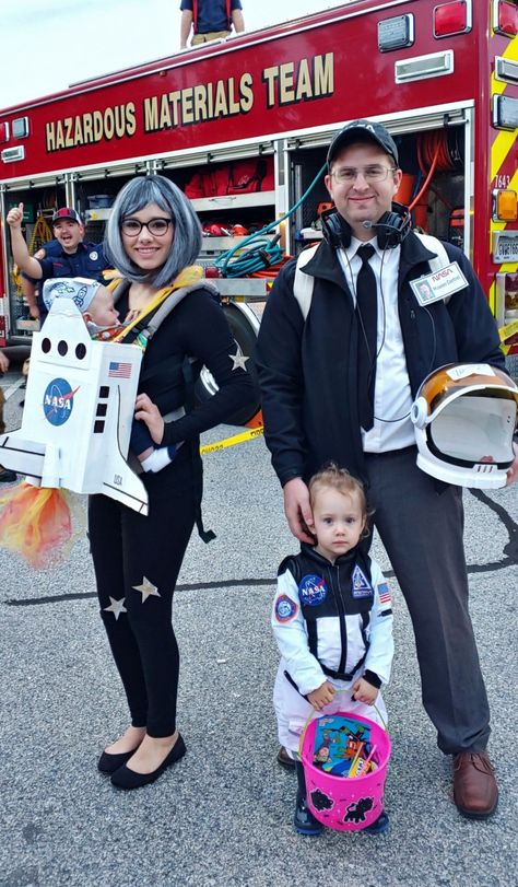 Space Rocket Costume, Mission Control Costume, Nasa Mission Control Costume, Diy Family Space Costumes, Astronaut Family Costume Diy, Space Themed Family Halloween Costumes, Nasa Family Costume, Space Costumes Family, Space Theme Family Costume