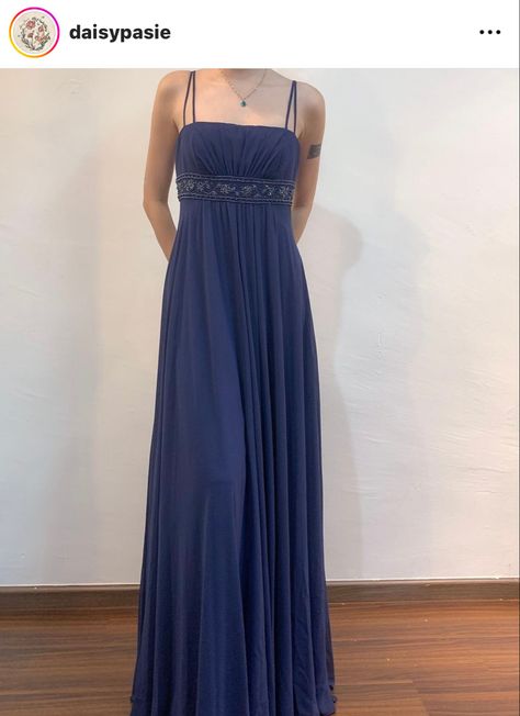 Dark Blue Dress Aesthetic, Blue Dress Flowy, 70s Prom Dress, Prom Dress Aesthetic, Debs Dresses, Prom Dress Inspo, Flowy Dress Long, Blue Prom Dress, Deb Dresses