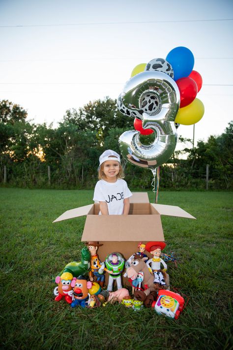 Toy Story Birthday Photoshoot, 3 Year Pictures, 3 Year Photoshoot Ideas, Toy Story Picture Ideas Photo Shoot, Toy Story Birthday Pictures, Three Year Old Pictures, 3 Year Birthday Photoshoot Boy, Toy Story Birthday Photo Shoot Ideas, Third Birthday Photoshoot Boy