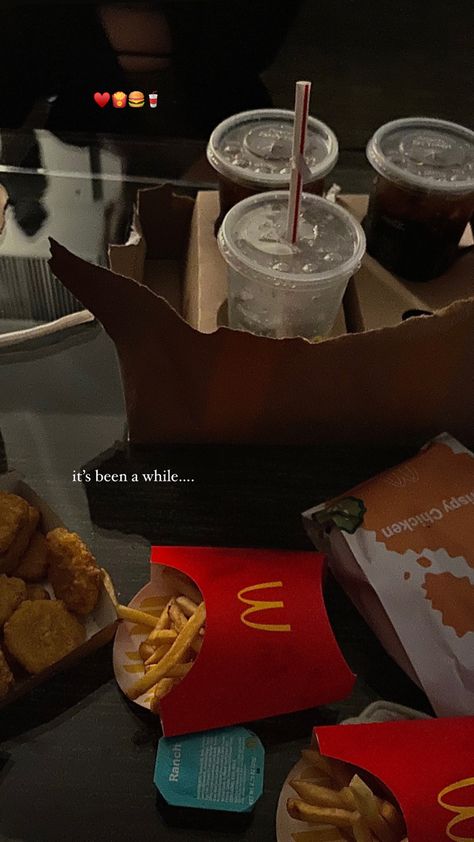 Mcdonalds Ig Story, Yummy Food Captions, Cravings Instagram Story, Food Story Ideas Instagram, Lunch Ig Story, Ig Story Inspo Aesthetic, Ig Story Food Ideas, Ig Story Ideas Food, Food Ig Story Idea