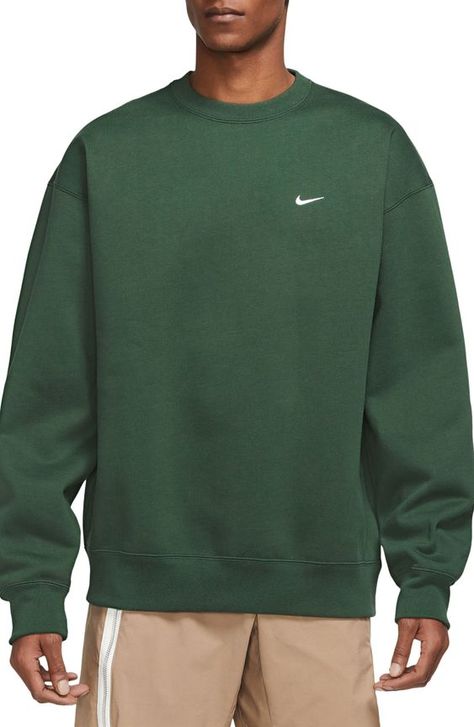 More fun on the photo than in reality but does the job Crewneck Sweatshirt Outfit Men, Nike Crewneck Outfit, Nike Sweatshirt Outfit, Crewneck Outfit Men, Crewneck Sweatshirt Outfit, Crewneck Outfit, Nike Clothes Mens, Nike Crewneck Sweatshirt, Dapper Outfit