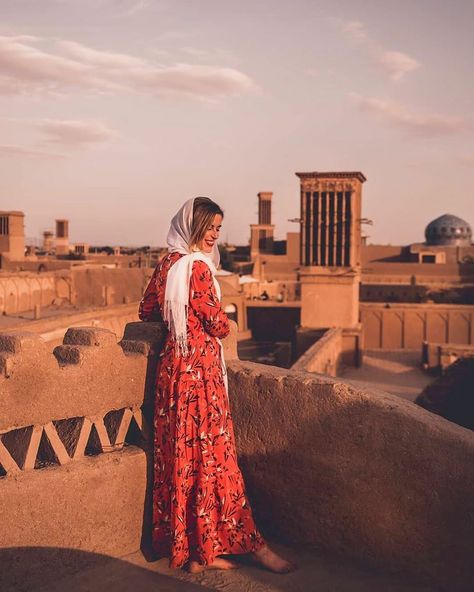 Words are not enough to describe the beauty of this shot in #Yazd #Iran ! Wanna know more about this place? 👇🏻