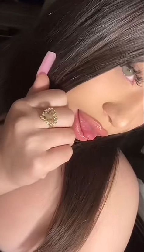 Latina Baddie Instagram, Light Coquette, Baddie Latina, Latina Nails, Latina Baddie, Latina Aesthetic, Latina Outfits, Pink Lifestyle, Pretty Brunette