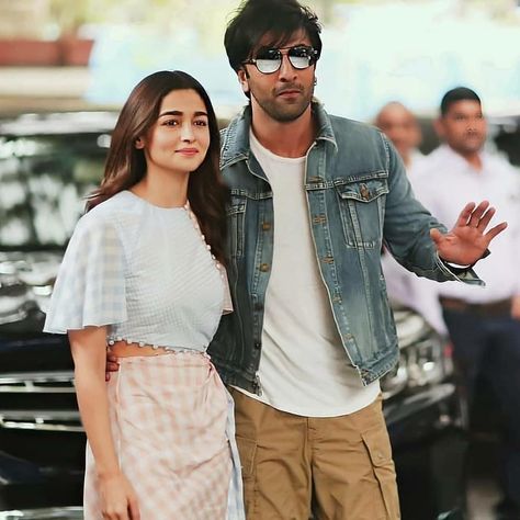 Ranbir Alia, Ayan Mukerji, Bollywood Couples, Ranbir Kapoor, Alia Bhatt, Couple Outfits, Bollywood Actors, Bollywood Stars, Best Actress