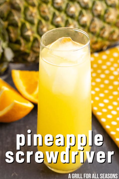 Are you ready for a sweet and delicious simple cocktail? This Pineapple Screwdriver is one of the best. Two ingredients and two minutes are all that you need. Sip and enjoy. Fresh Pineapple Cocktail Recipe, Cocktail With Pineapple Juice, Pineapple Cocktail Vodka, Screwdriver Recipe, Pineapple Screwdriver, Vodka And Pineapple Juice Cocktails, Martini With Pineapple Juice, Cider Martini, Screwdriver Cocktail