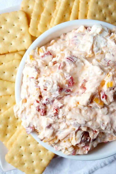 Smoked Gouda Pimento Cheese Dip takes your Southern staple to a higher level. The gouda is amazing! Smoked Gouda Pimento Cheese, Gouda Pimento Cheese, Pimento Cheese Dip Recipe, Gouda Recipe, Seafood Enchiladas, Bagel Dip, Dip Food, Pimento Cheese Dip, Cheese Dip Recipe